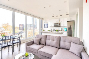 Chic 3-bedroom condo near High Park